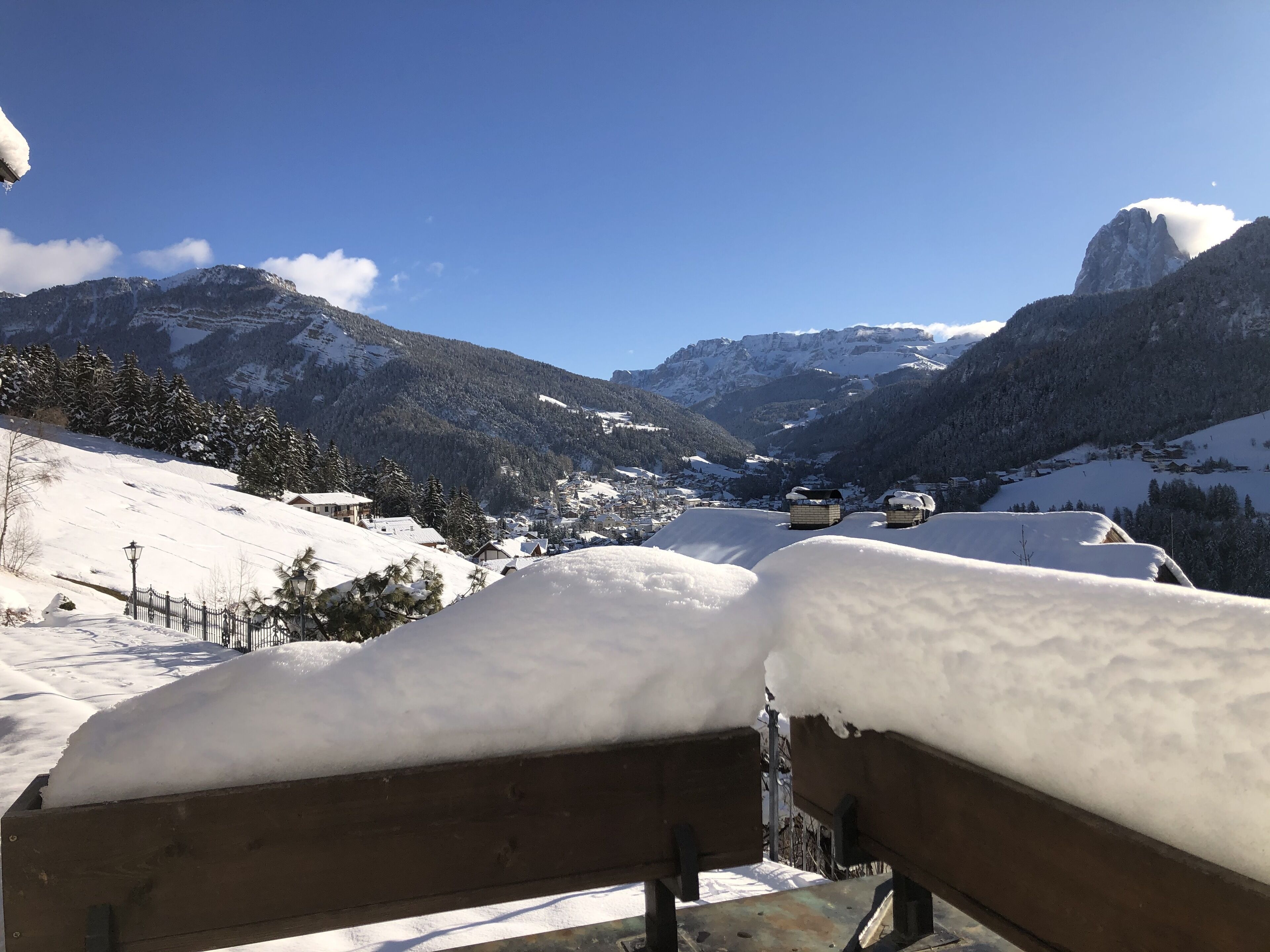 comfort double room, 1 bedroom, mountain view | select comfort beds, minibar, in-room safe, desk