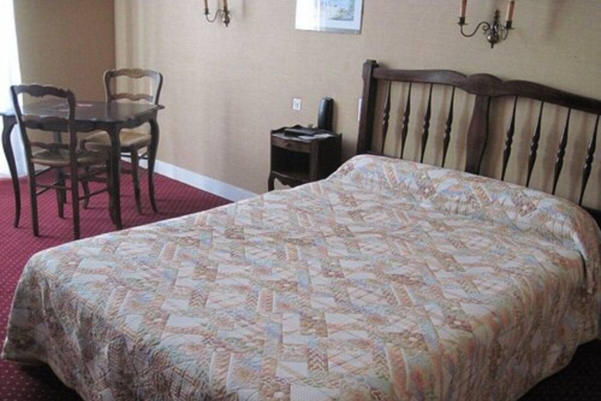 Superior Room | Cribs (free), rollaway beds (surcharge), WiFi (free)