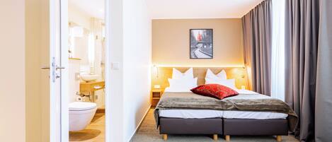 Superior Double Room | Hypo-allergenic bedding, individually decorated, individually furnished