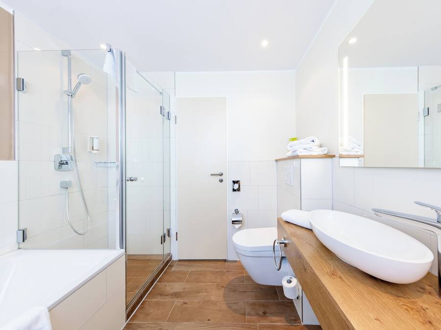 Premium Quadruple Room | Bathroom