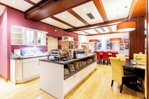 Daily buffet breakfast (EUR 19.9 per person)