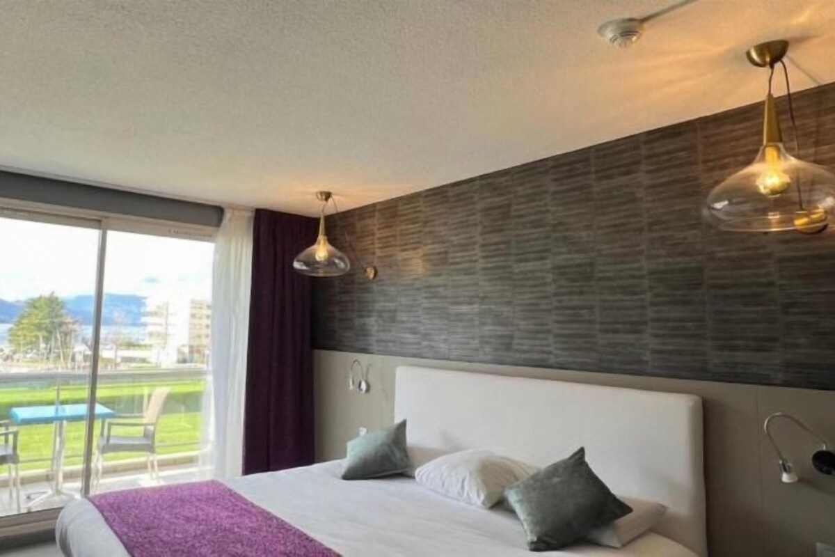 Minibar, in-room safe, desk, blackout curtains