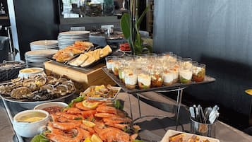 Breakfast, lunch, dinner served; French cuisine