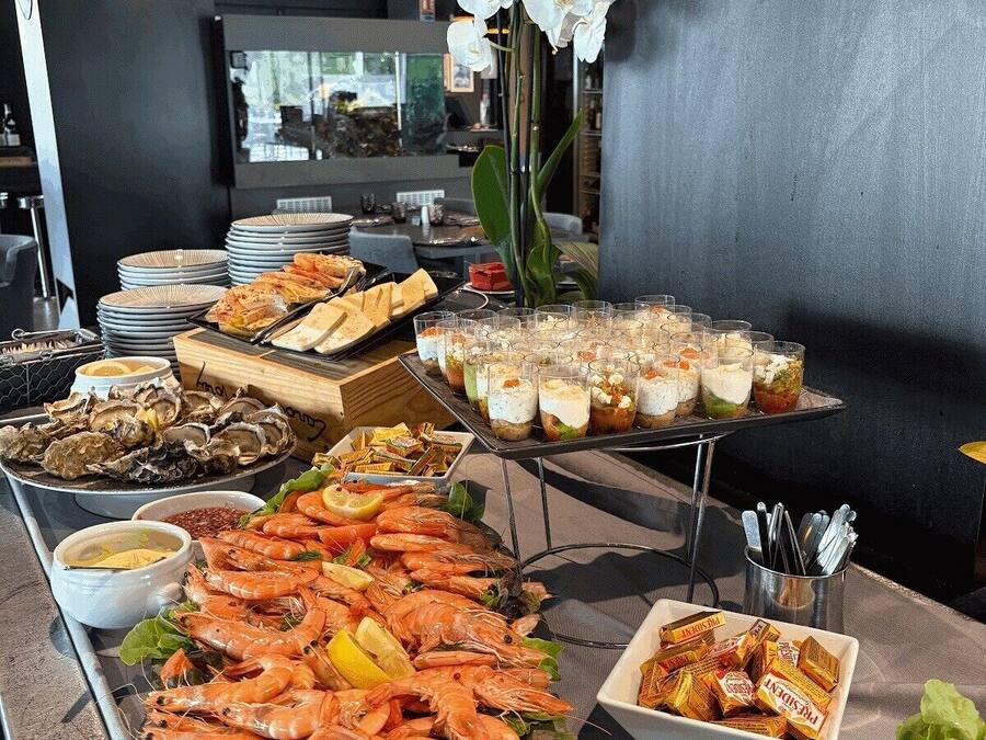 Breakfast, lunch, dinner served; French cuisine