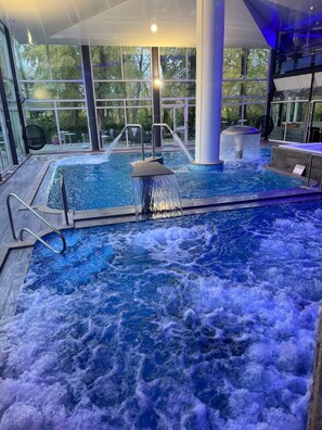 3 indoor pools, pool loungers