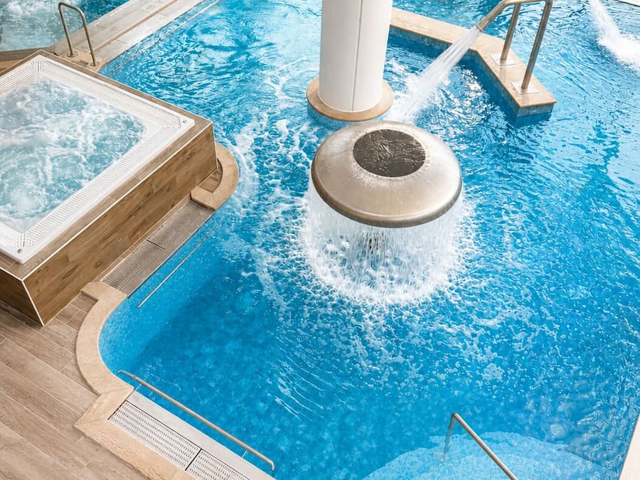 3 indoor pools, pool loungers