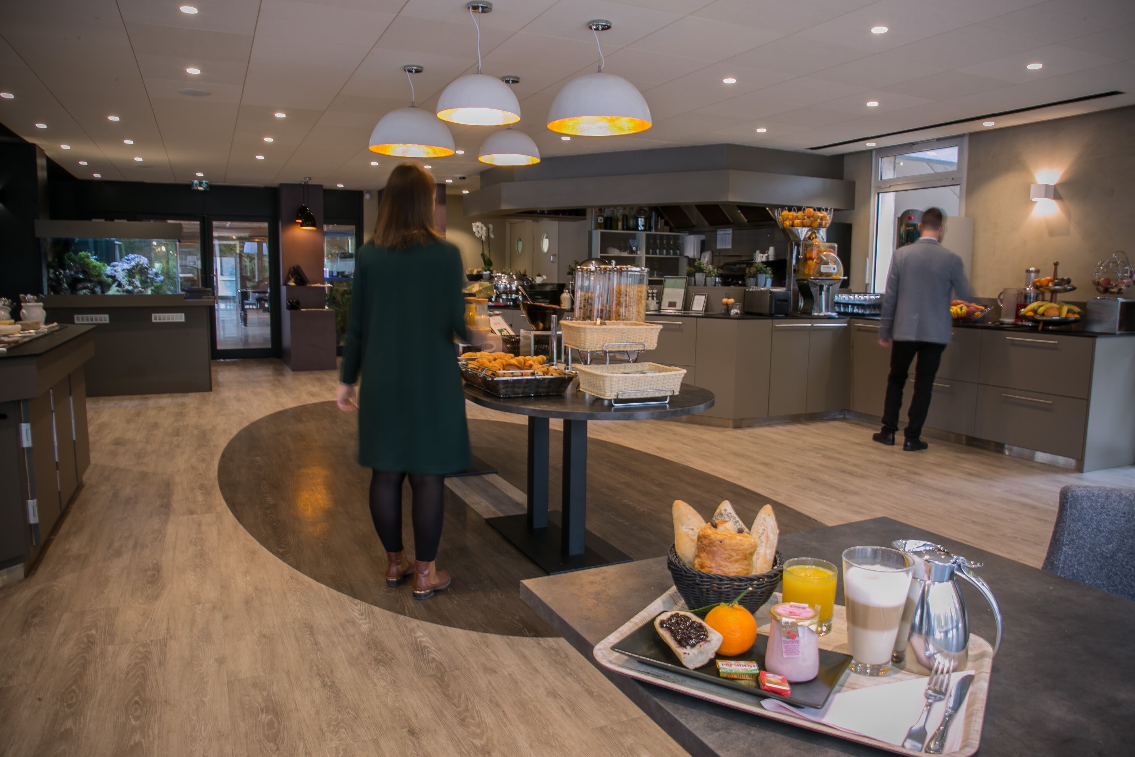 breakfast, lunch, dinner served; french cuisine