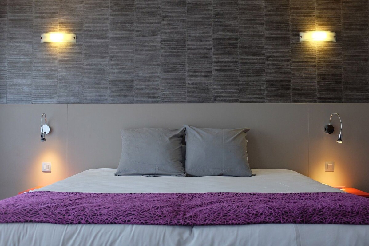Minibar, in-room safe, desk, blackout curtains