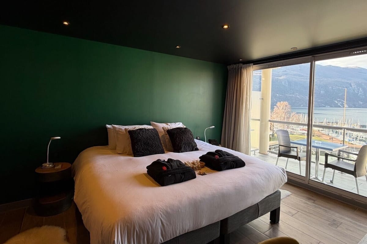 Suite Romantique | Minibar, coffres-forts dans les chambres, bureau, rideaux occultants