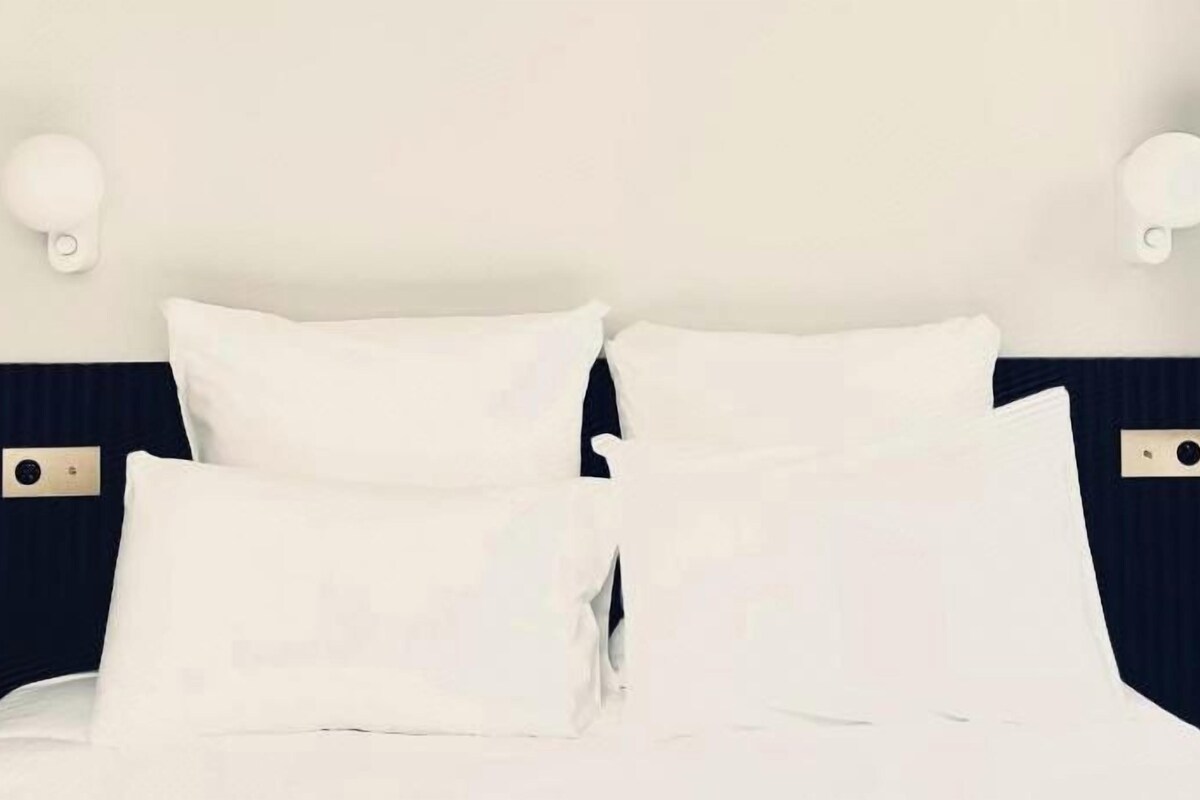 Ropa de cama de alta calidad, escritorio, sistema de insonorización