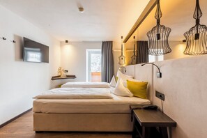 Chambre Double | Minibar, coffres-forts dans les chambres, bureau