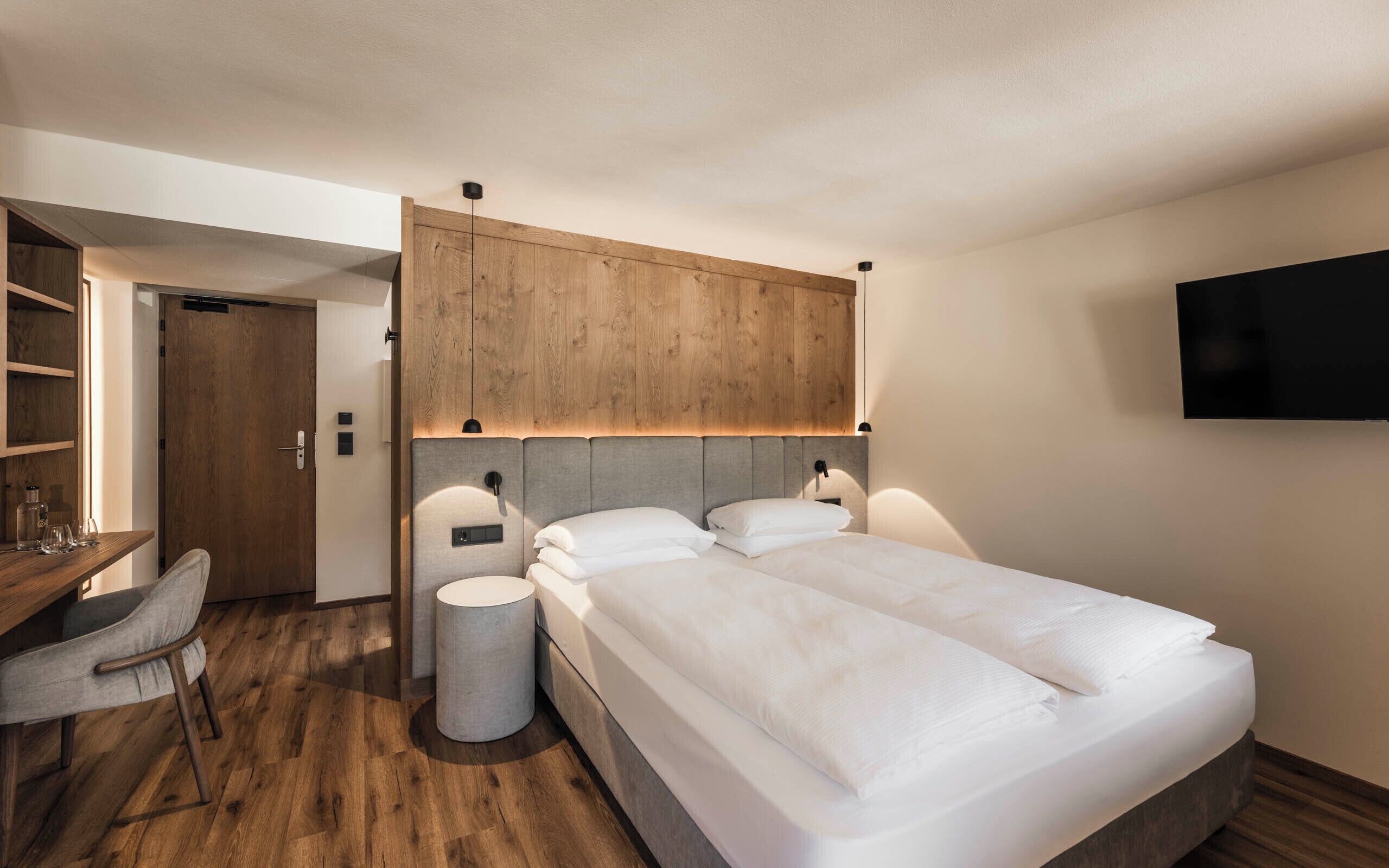 Minibar, in-room safe, desk, laptop workspace