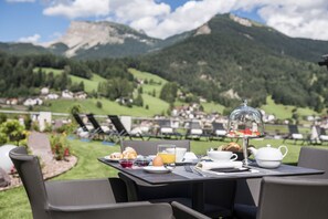 Petit déjeuner buffet compris tous les jours