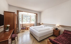 Rom – comfort | Sengetøy av topp kvalitet, minibar, safe på rommet og skrivebord