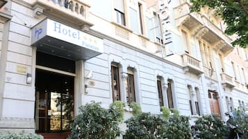 EntrĂ©e de lâhĂ©bergement