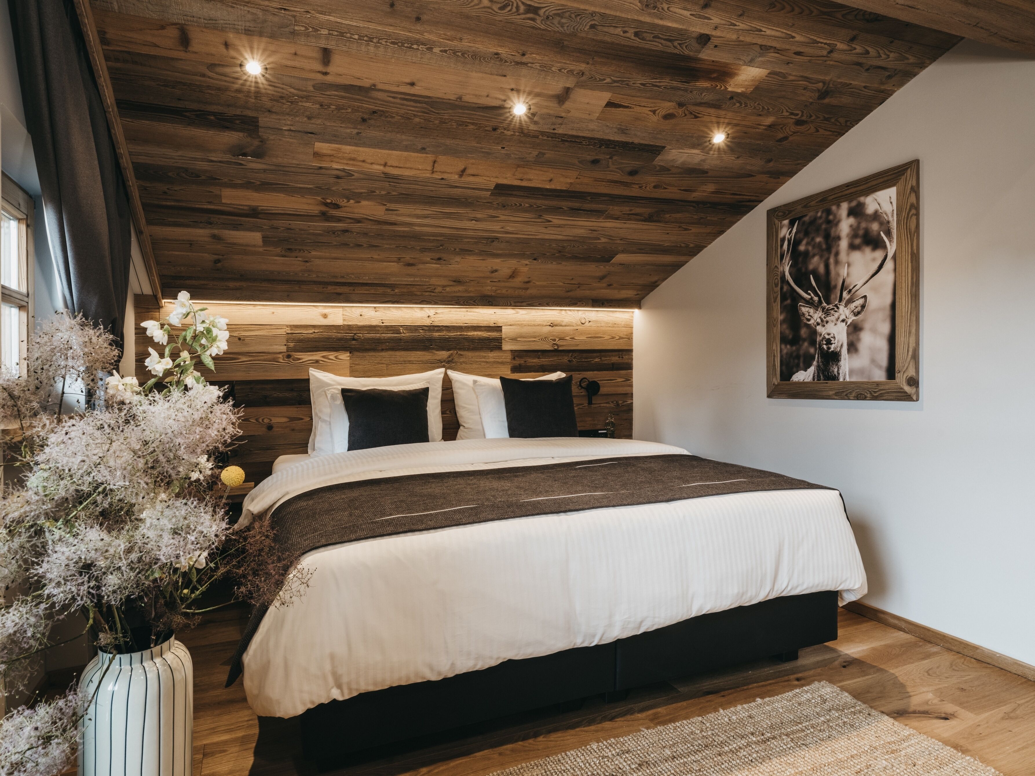 Standard Apartment, 2 Bedrooms | In-room safe, WiFi (free), bed sheets