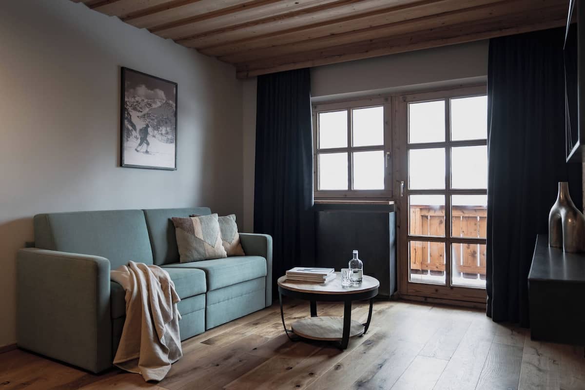 Caja de seguridad en la habitación, wifi gratis y ropa de cama