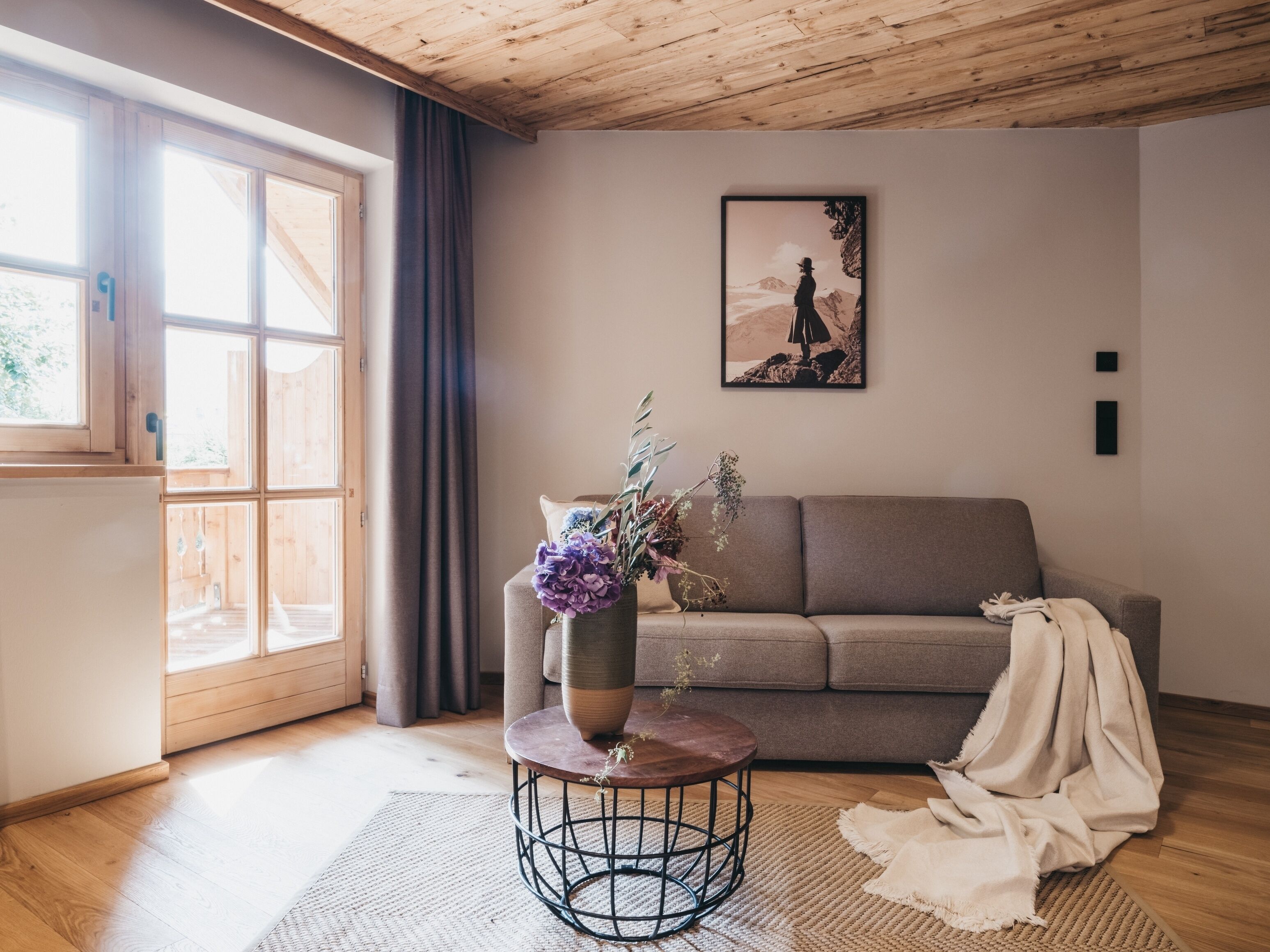 One-Bedroom Suite | Oppholdsområde | TV