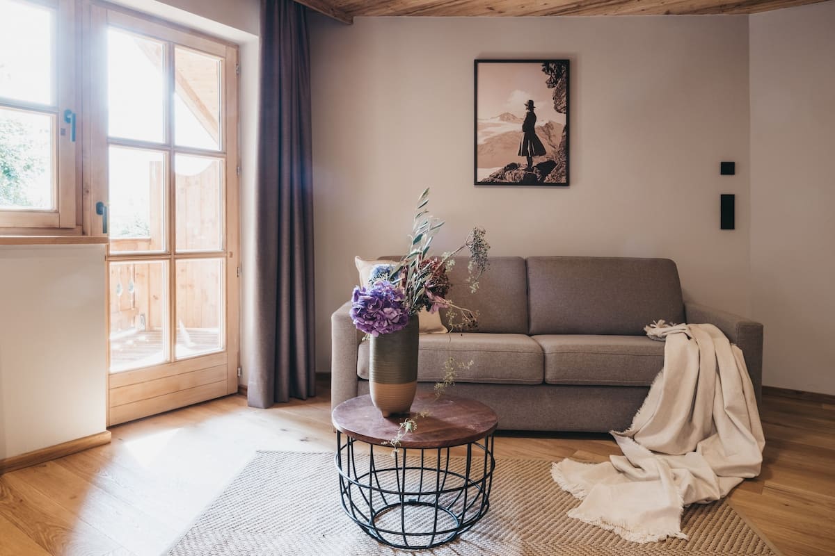 One-Bedroom Suite | Área de estar | TV