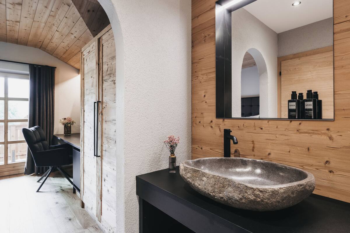 standard room | 2 bedrooms, in-room safe, free wifi, bed sheets