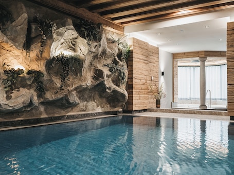 Indoor pool, seasonal outdoor pool, sun loungers