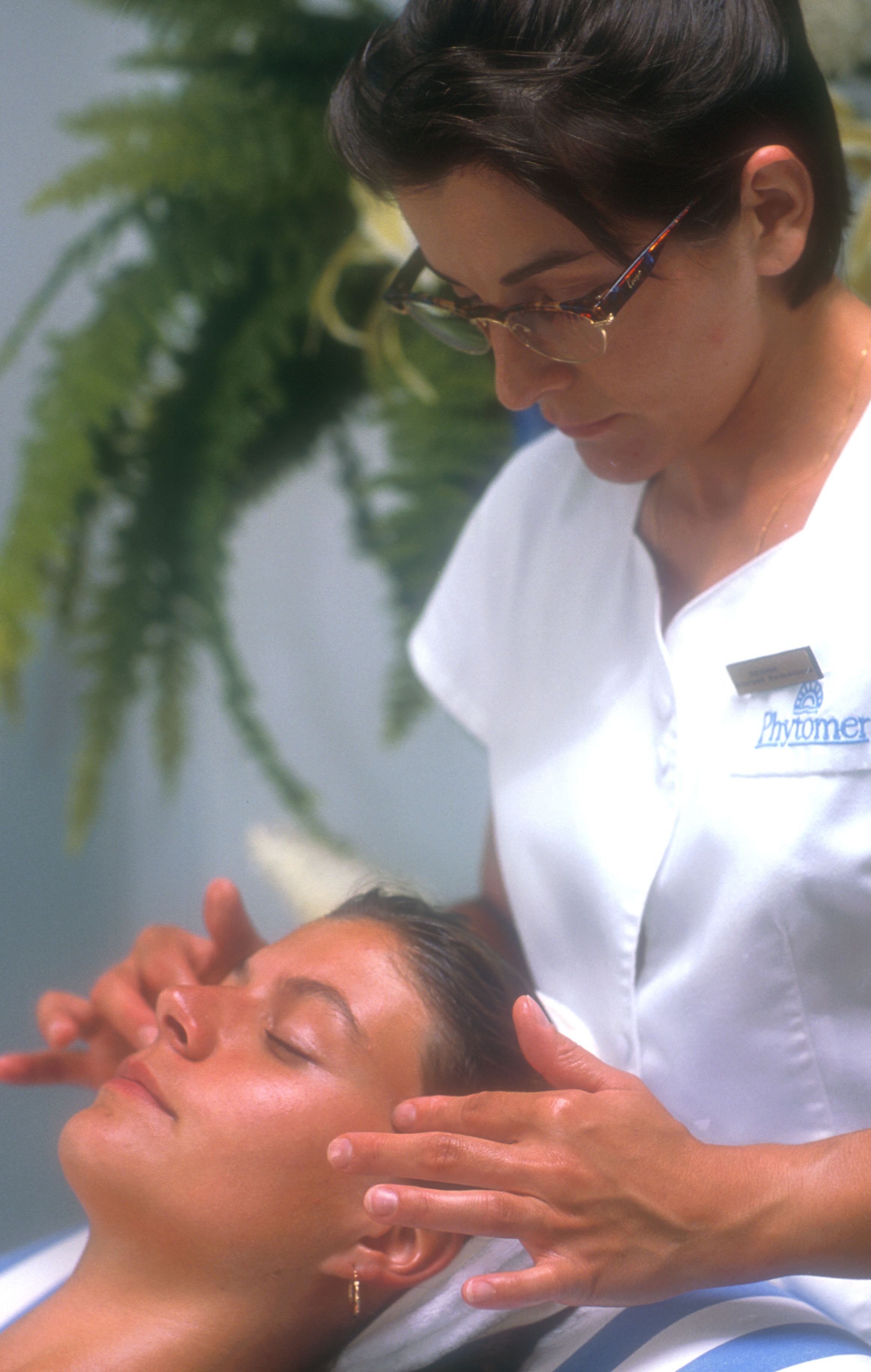 sauna, steam room, detox wraps, 1 treatment room