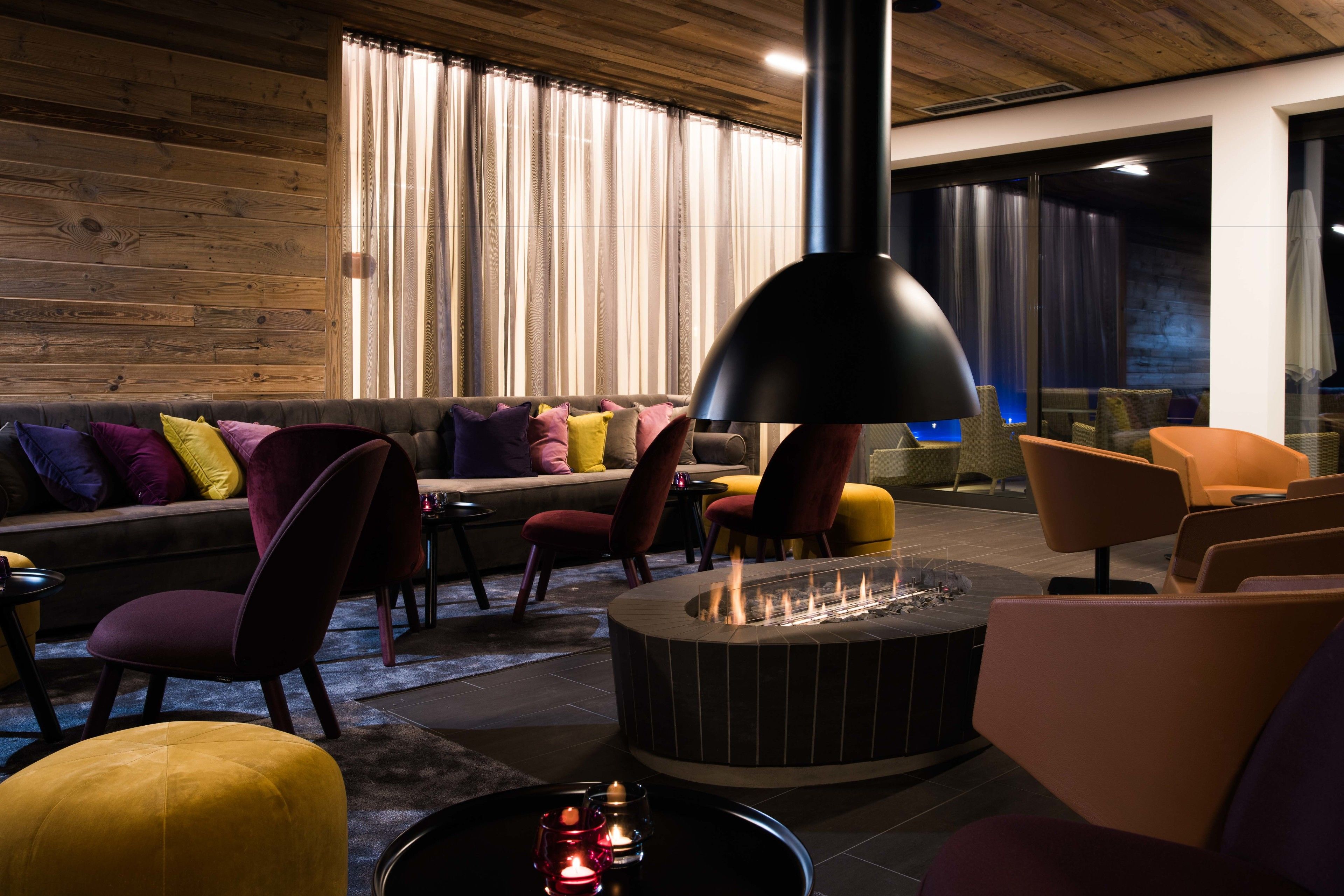 sauna, hot tub, steam room, mud baths, swedish massages, sports massages