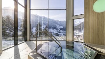 Kapalı spa küveti