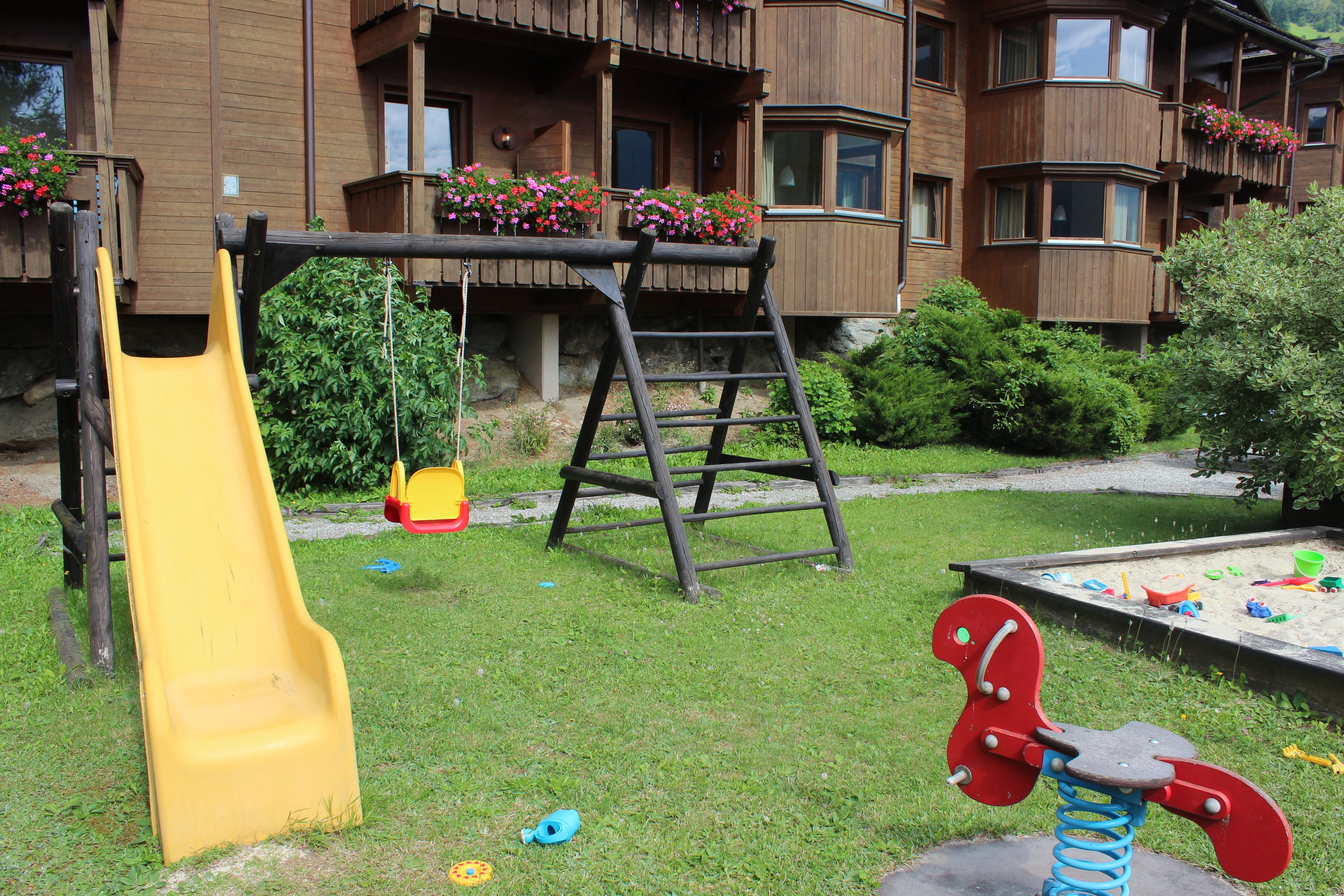 children’s play area – outdoor