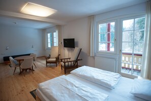 1 bedroom, down duvets, minibar, in-room safe
