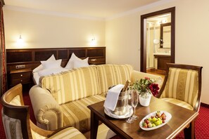 Comfort Room (Ullwald) | In-room safe, desk, blackout drapes, free cribs/infant beds