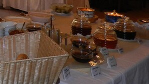 Free daily buffet breakfast - Hotel Eagles Inn (Innsbruck)