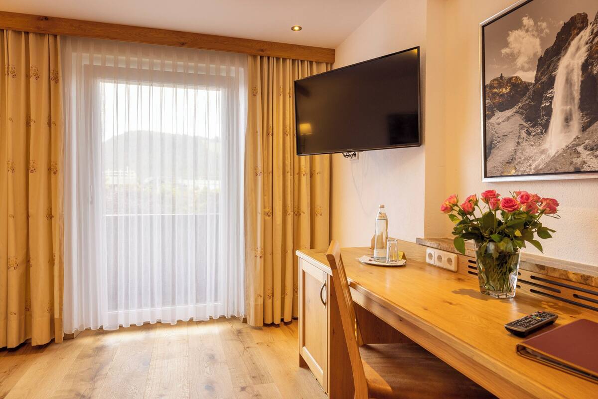 superior single room, balcony | pillow-top beds, in-room safe, blackout curtains, soundproofing