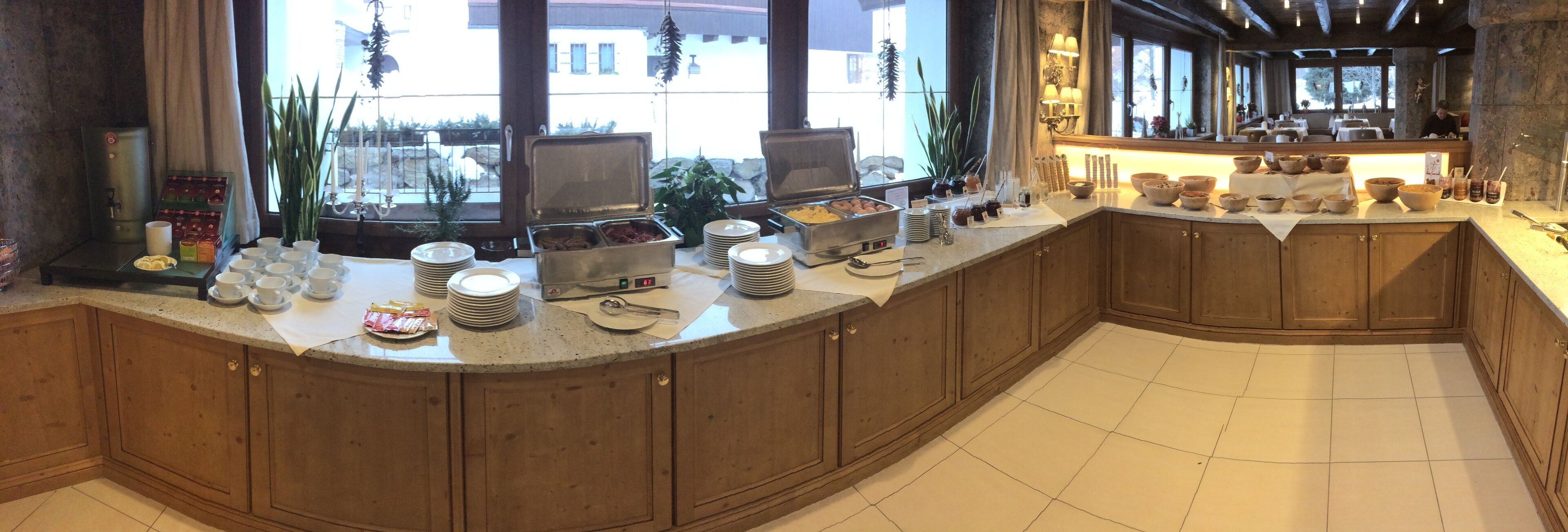 Desayuno buffet todos los días (con cargo) 