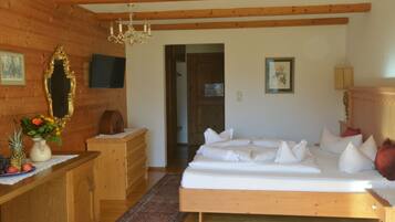 ห้องดับเบิล (Zugspitze) | เครื่องนอนระดับพรีเมียม, ตู้นิรภัยในห้องพัก, โต๊ะทำงาน, Wi-Fi ฟรี