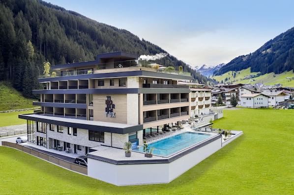 Aerial view - Hotel Tirolerhof (Tux)