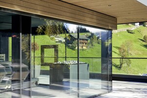 Sauna, hot tub, steam room, Swedish massages, Thai massages