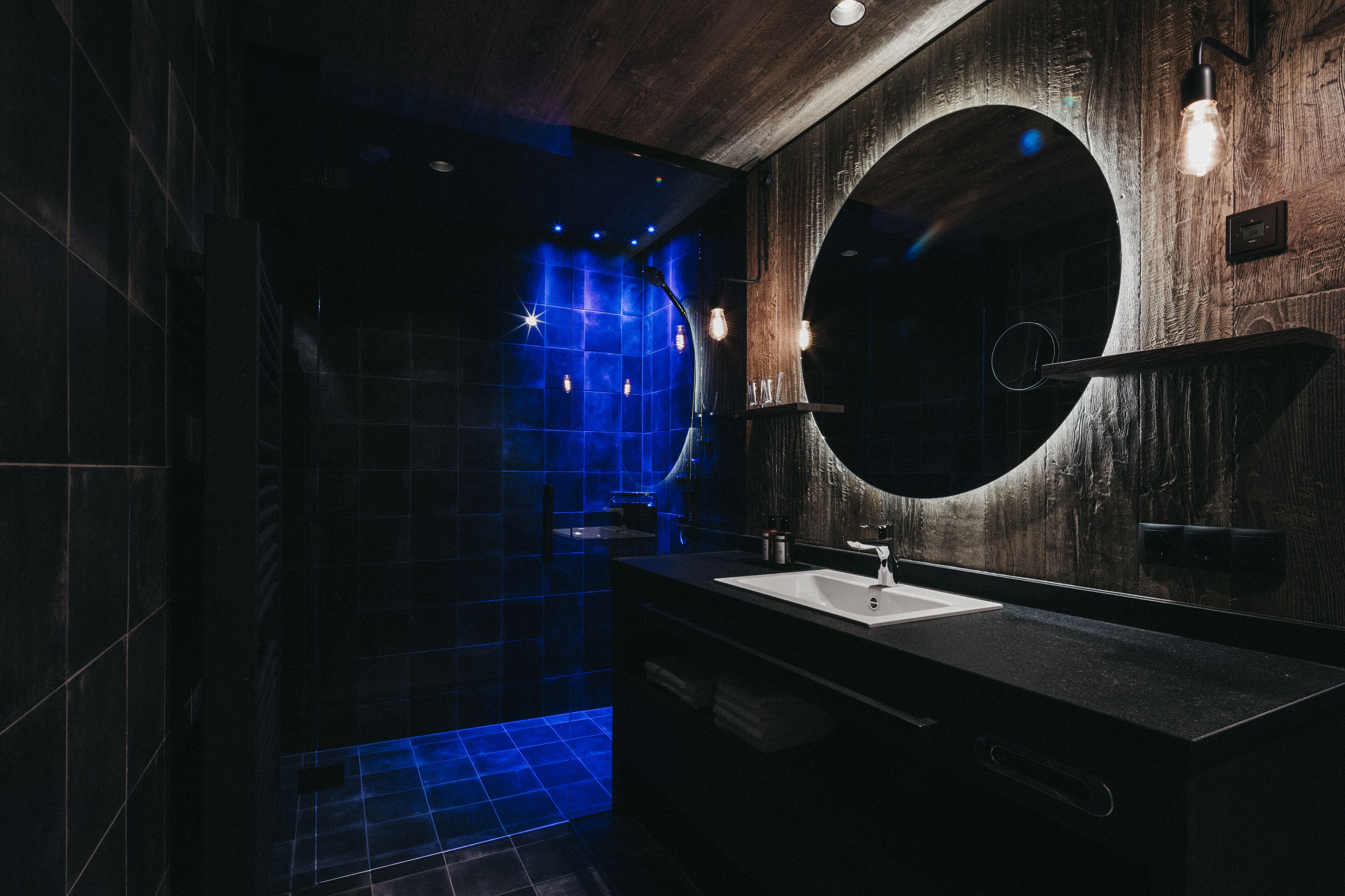 juniorsuite retro | bathroom shower