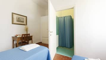 Classic Condo, 3 Bedrooms, 2 Bathrooms, Garden View | Blackout drapes, cribs/infant beds, bed sheets