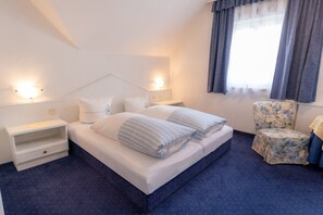 Standard Double Room | Premium bedding, free WiFi, bed sheets - Hotel Garni Hubertus (Fulpmes)