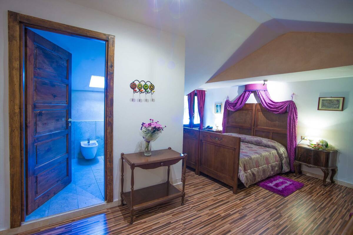 chalet il cristallo - camera ametista | in-room safe, desk, blackout curtains, free wifi