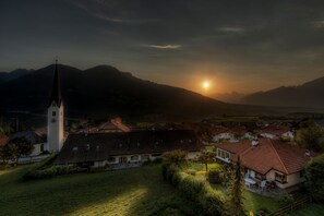 Chambre Double, balcon, vue montagne | Vue depuis l’hébergement