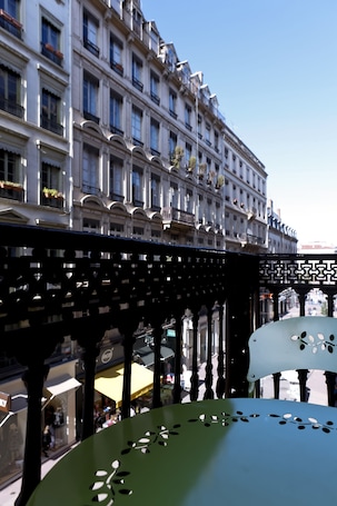 Vista desde la habitación. Hôtel du Dauphin