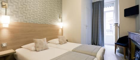 Chambre Supérieure, 1 lit double ou 2 lits jumeaux