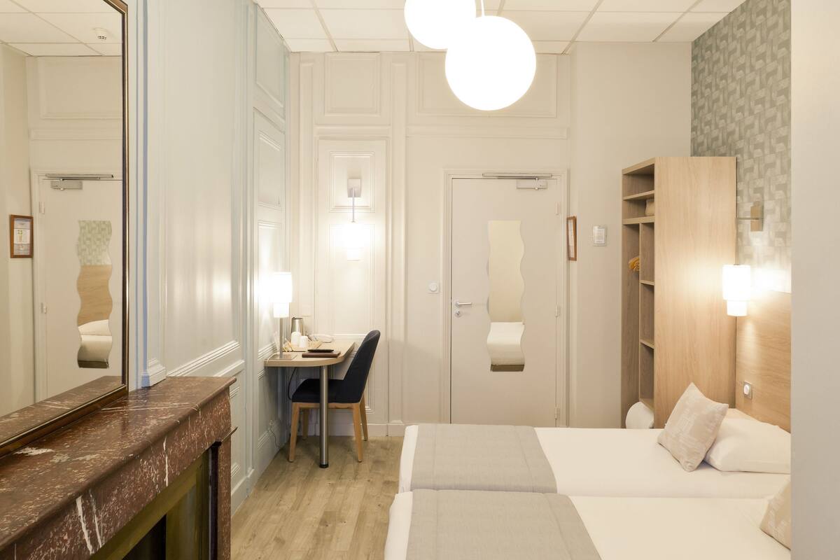 Superior Room, 1 Double or 2 Twin Beds | Iron/ironing board (on request), WiFi (free)