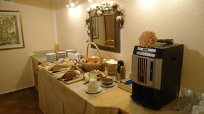 Desayuno bufé gratuito y diario