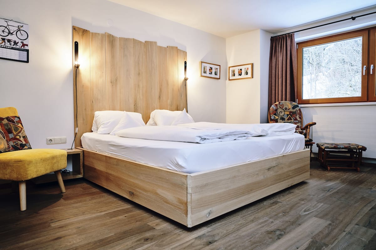 double room, mountain view | premium bedding, in-room safe, individually decorated