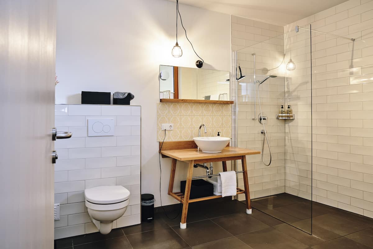 apartment, balcony (3 persons) | bathroom | shower, towels