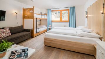 高档床上用品、客房内保险箱、特色装修、特色家居