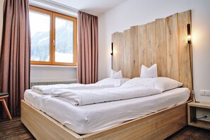 Departamento, balcón (3 Persons) | Ropa de cama de alta calidad y caja de seguridad en la habitación